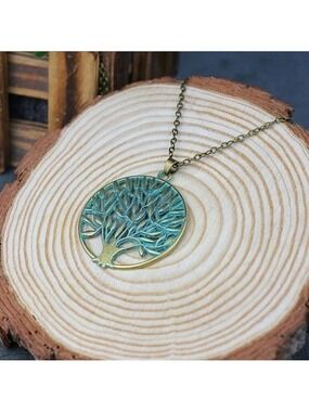 Tree pendant necklace